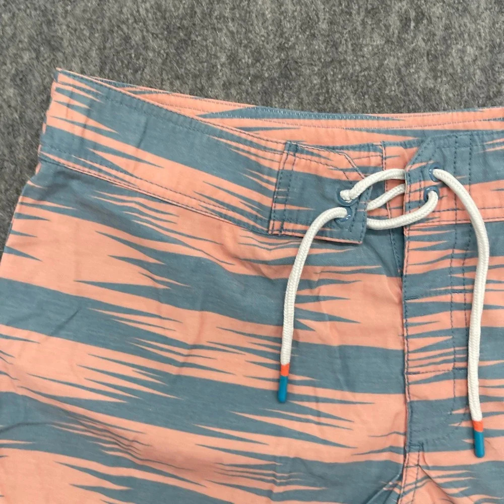 Chubbies Board Shorts Mens 30 Swim Trunks Peach Blue Ikat Pattern Stretch